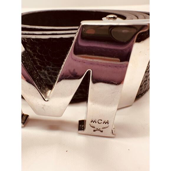 MCM Adjustable Reversible Black/Silver Belt with Silver Buckle 51\